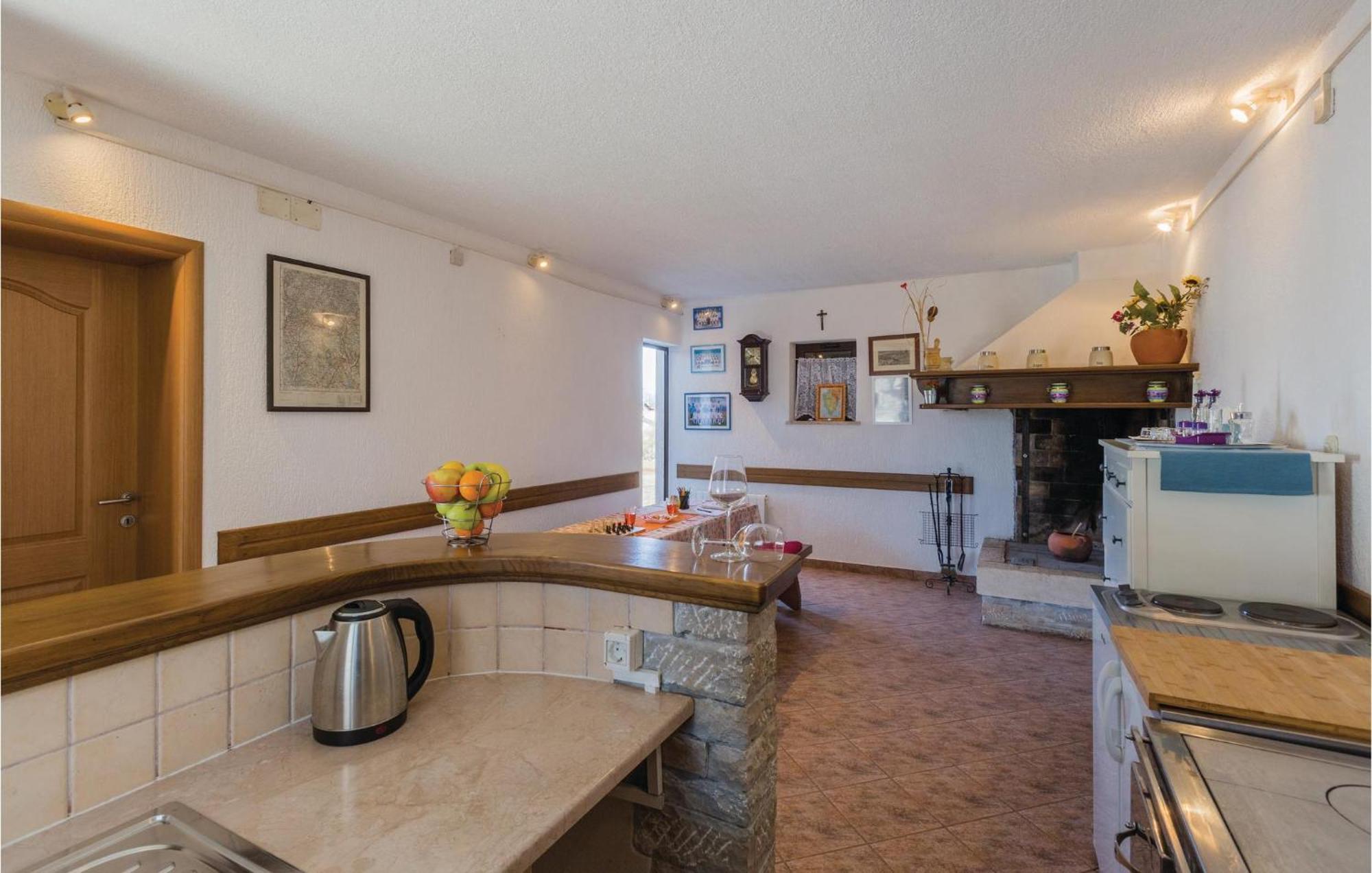 Amazing Apartment In Pazin With Wifi Katun Lindarski Bagian luar foto