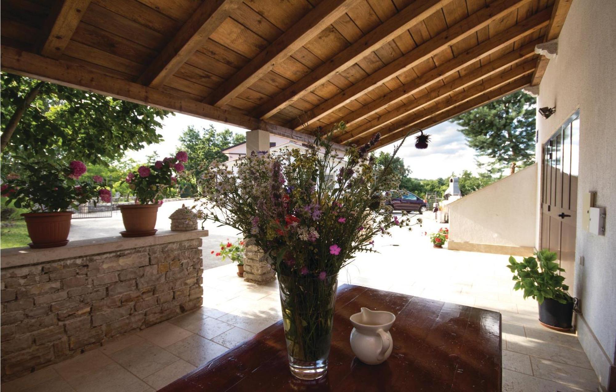 Amazing Apartment In Pazin With Wifi Katun Lindarski Bagian luar foto