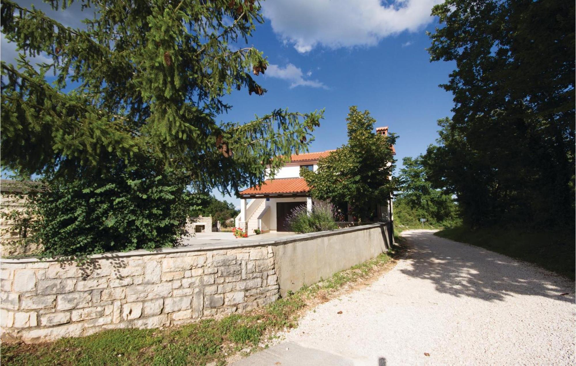 Amazing Apartment In Pazin With Wifi Katun Lindarski Bagian luar foto