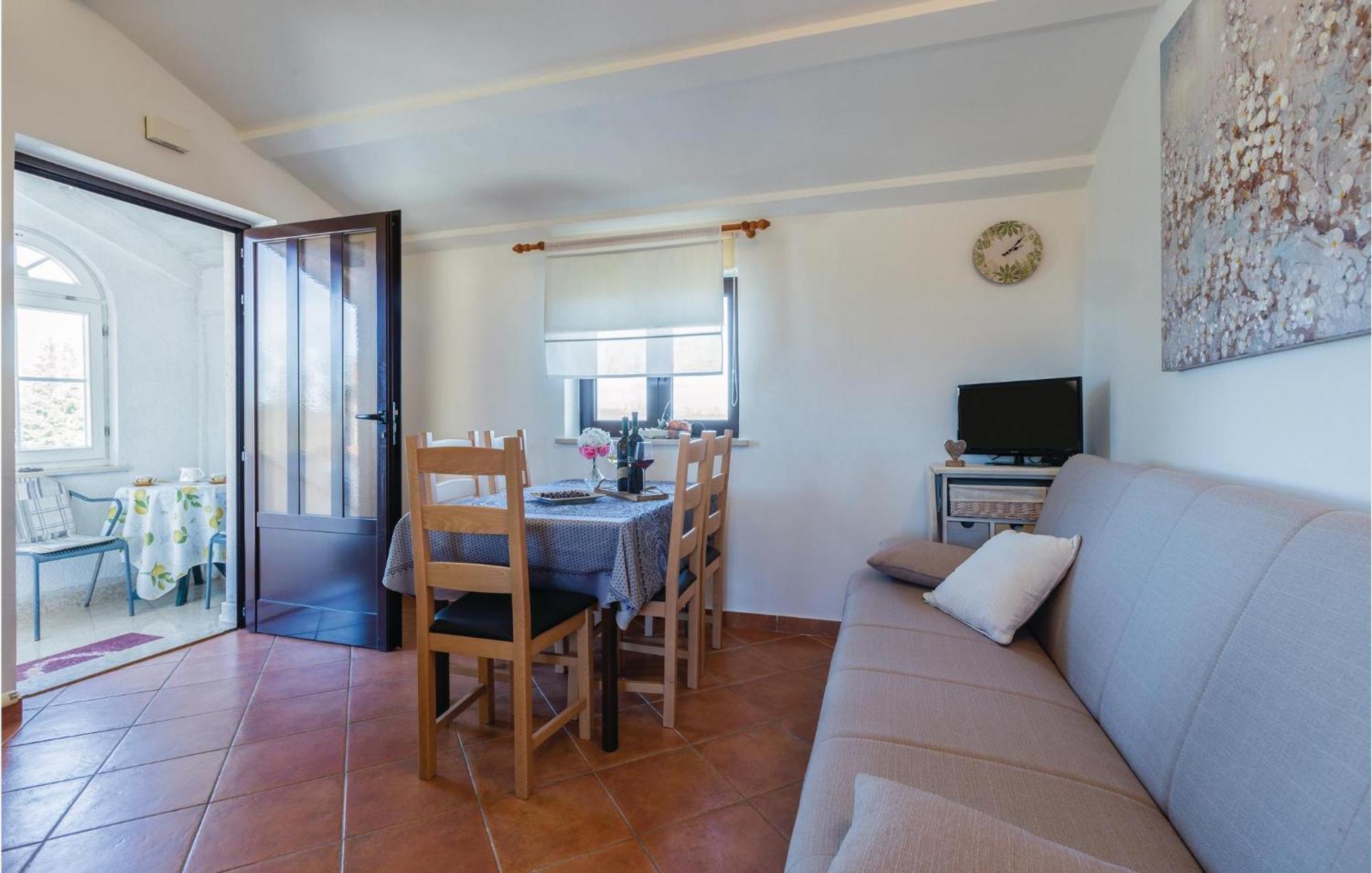 Amazing Apartment In Pazin With Wifi Katun Lindarski Bagian luar foto