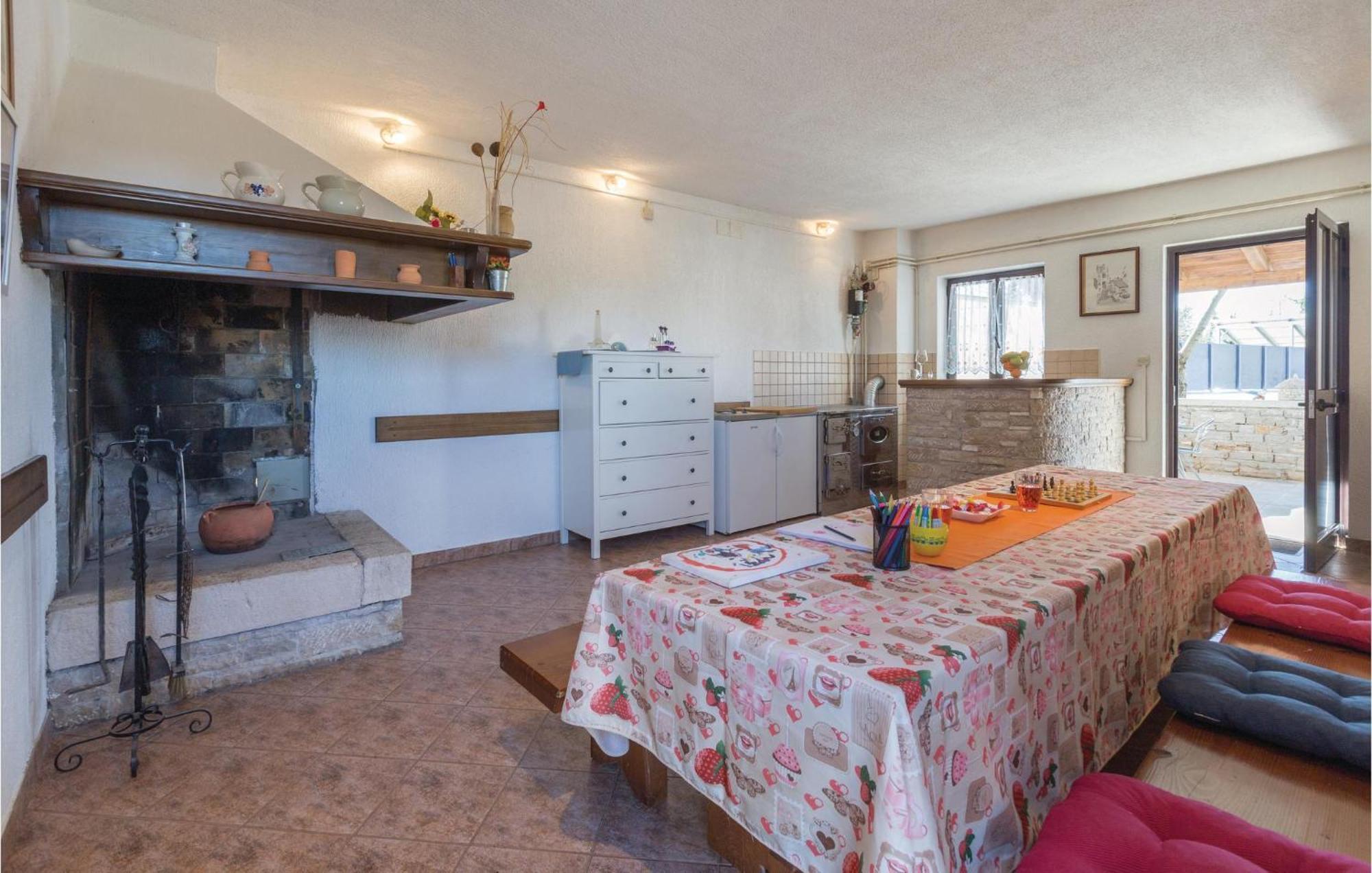 Amazing Apartment In Pazin With Wifi Katun Lindarski Bagian luar foto